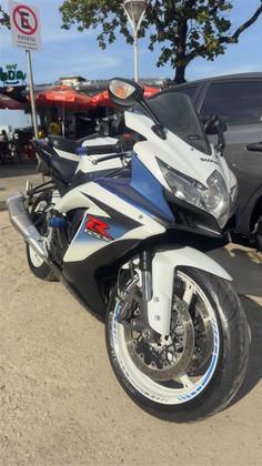 SUZUKI GSX-R750 